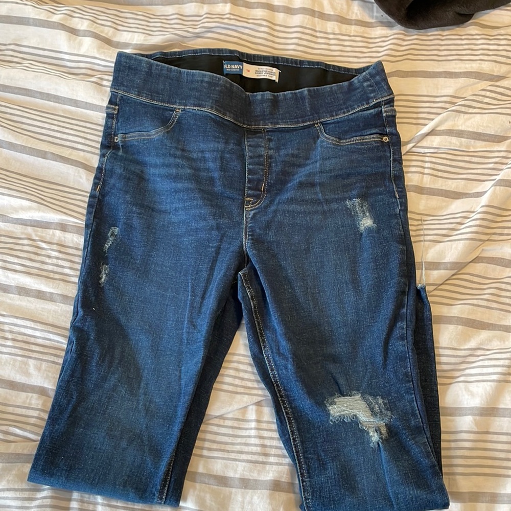 Distressed jeggings